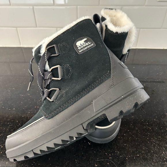 Sorel Shoes - Sorel Womens Tivoli IV boots size 8.5